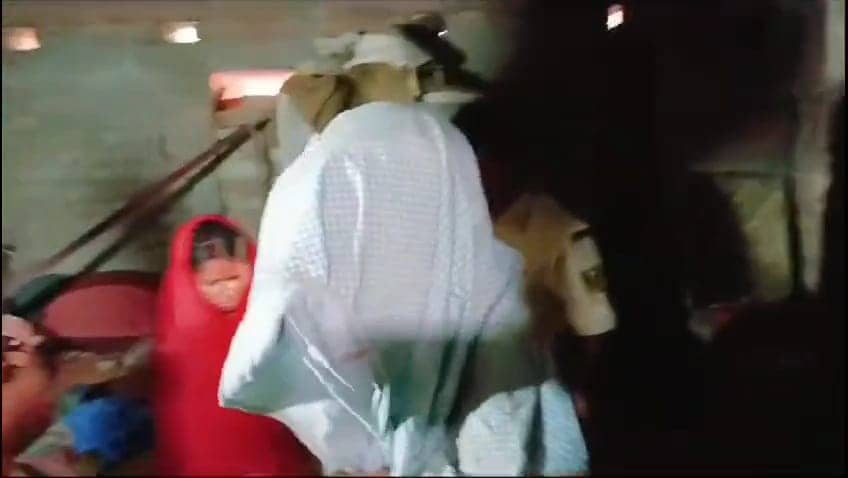 घर में प्रेमी के साथ आपतिजनक स्थिति में पकड़ाई शादीशुदा महिला,फिर पति और ग्रामीणों ने किया ये सुलूक 