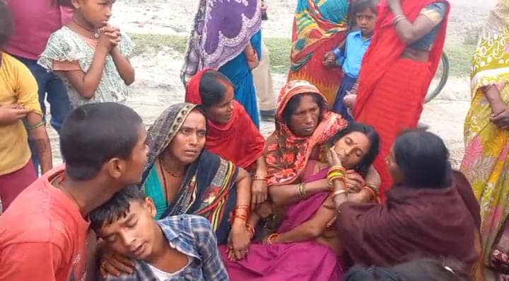 Bihar News: गंडक नदी पार करने के दौरान दर्दनाक हादसा, नाव टकराने से दो लोग लापता 