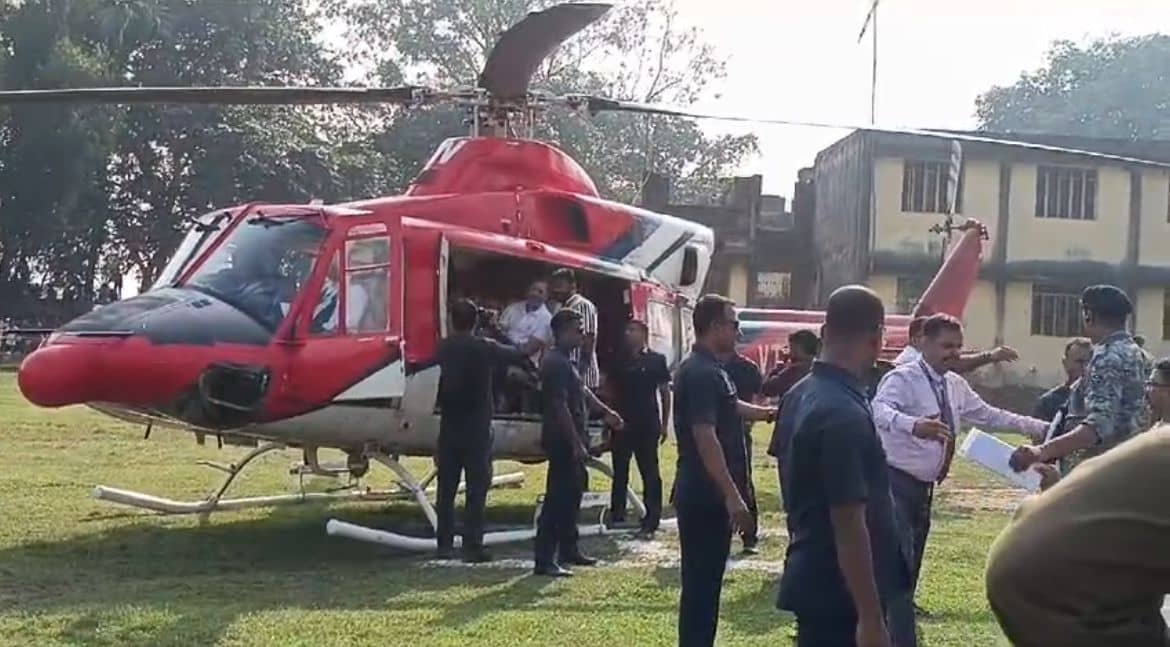 घंटों खड़ा रहा राहुल गांधी का हेलीकॉप्टर, एटीसी की ओर से नहीं मिली क्लीयरेंस, कांग्रेस बीजेपी पर लगा रही ये आरोप