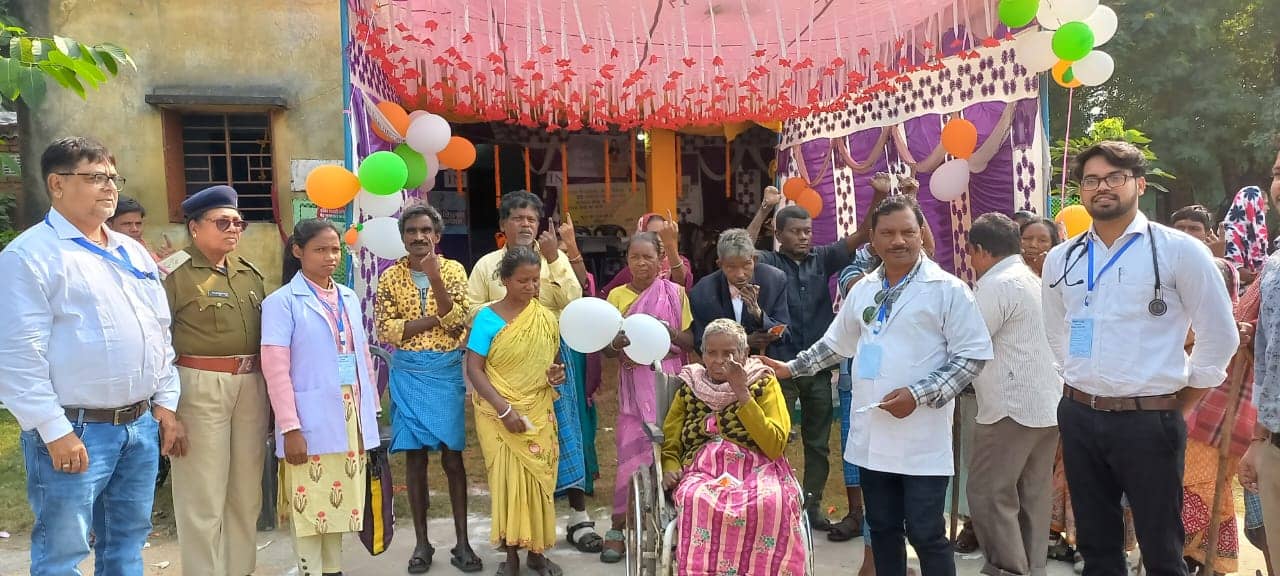 स्नेहपुर में कुष्ठ पीड़ित मतदाताओं के लिए बनाए गए विशेष मतदान केंद्र, वोटर्स के लिए उपलब्ध कराई गई मूलभूत सुविधाएं