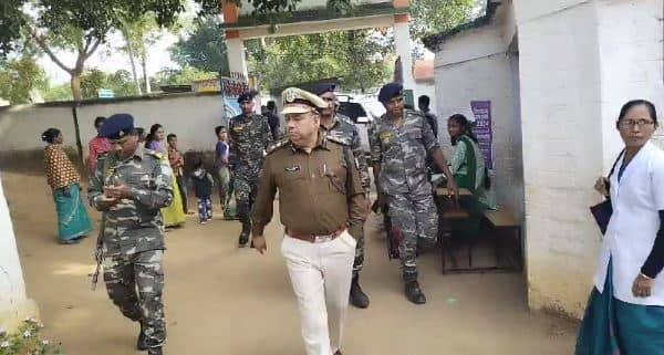 SSP चंदन सिन्हा ने किया मतदान केंद्रों का निरीक्षण, कहा-निर्भीक होकर करें मतदान