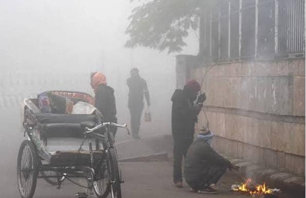 Weather Forecast:हिमाचल में बर्फबारी से बदला झारखंड का मौसम, दिन भर आसमान में रहेगा बादलों का डेरा, सतर्क रहने की जरुरत