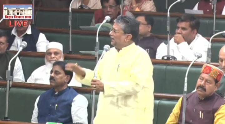 Bihar:राजद कांग्रेस के बागी विधायकों की सिटिंग अरेंजमेंट को लेकर संदन में हंगामा, विधानसभा अध्यक्ष ने दी कड़ी चेतावनी