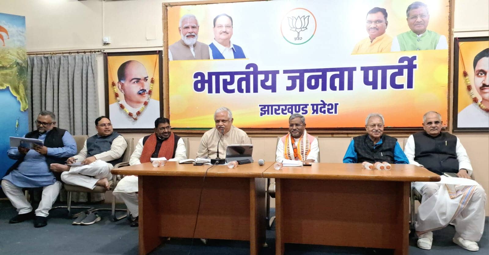 झारखंड में कैसे हार गई भाजपा! चुनाव में मंईयां योजना बनी फैक्टर या हुआ भीतरघात का खेल,समीक्षा बैठक में प्रत्याशियों ने खोल दिया राज