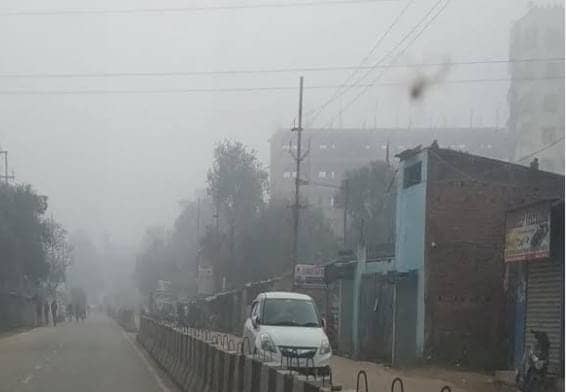 Weather Forecast: झारखंड में कमजोर पड़ा फंगल तूफान का असर, लेकिन आज कोल्हान क्षेत्र में बारिश की संभावना, पढ़ें कब साफ होगा मौसम