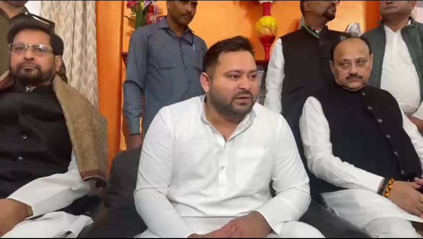 सीएम नीतीश कुमार की यात्रा पर नेता प्रतिपक्ष ने उठाया गंभीर सवाल, कहा -पिछड़े राज्य बिहार में ढाई सौ करोड़ की यात्रा, अधिकारियों के लिए लूट की है छूट 