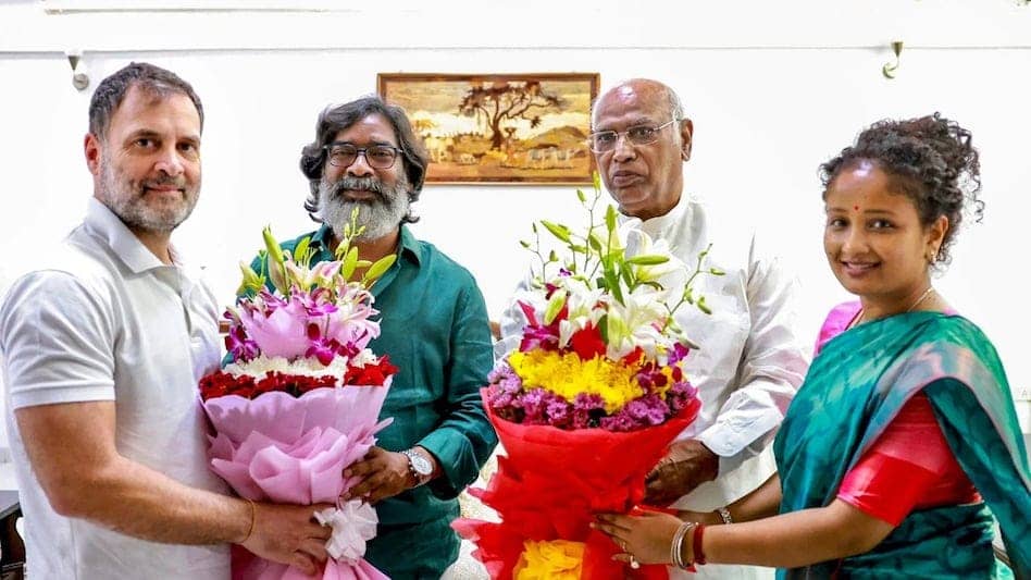 झारखंड मंत्रिमंडल:कांग्रेस ने बदले कई चेहरे तो कुछ को आगे एडजस्ट करने की तैयारी,क्या मथुरा बाबू की चमकेगी किस्मत?