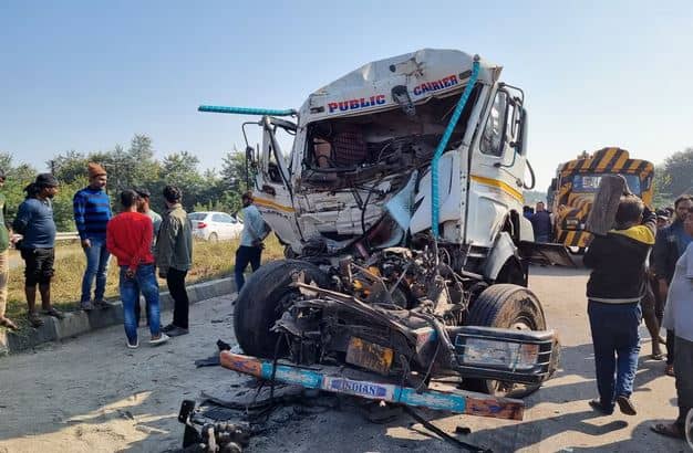 Breaking: टाटा-रांची मार्ग पर बड़ा सड़क हादसा,दो लोगों की मौत, ट्रक ने ट्रेलर में मारा धक्का 