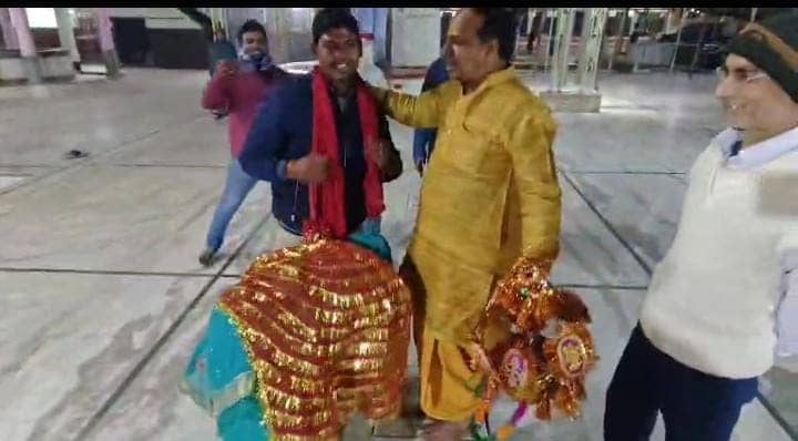 बिहार की अनोखी प्रेम कहानी! शादी और दो बच्चों के बाद भी सात जन्मों के बंधन में बंधे बचपन के दोस्त, पढे़ रोचक मामला