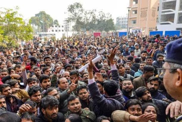 BPSC परीक्षा के दौरान हंगामा करनेवाले छात्रों पर सख्त हुआ आयोग, आरोपियों पर चलेगा हत्या का केस, आज की बैठक में होगा बड़ा फैसला