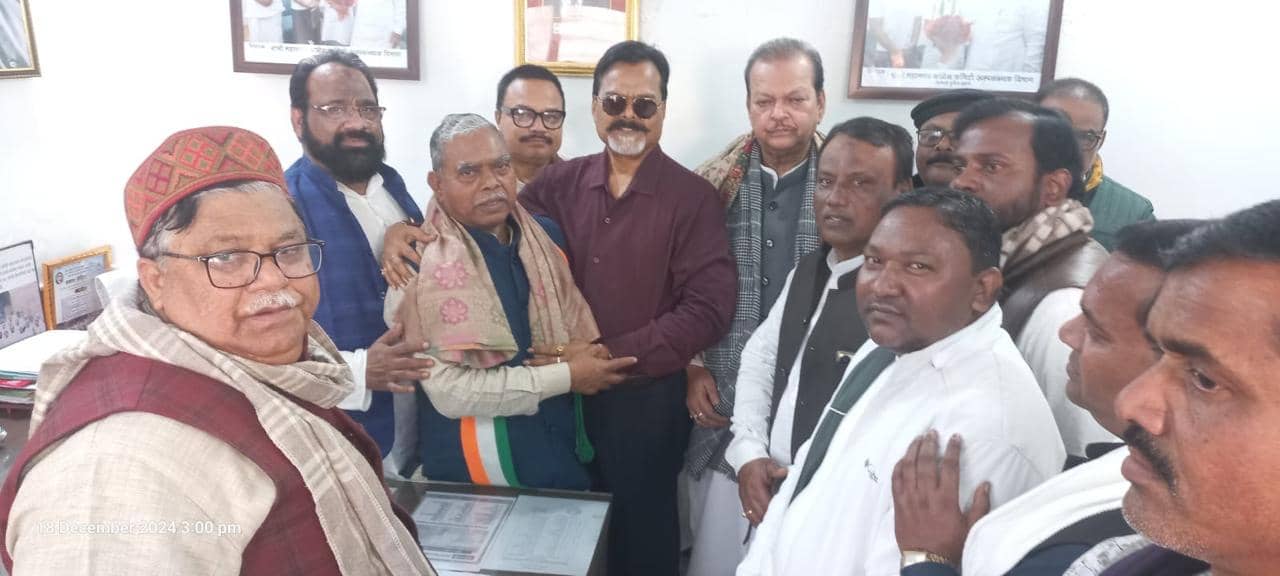 रांची में राजभवन मार्च : अशोक सिंह के नेतृत्व में धनबाद टीम ने प्रदेश अध्यक्ष को किया सम्मानित 