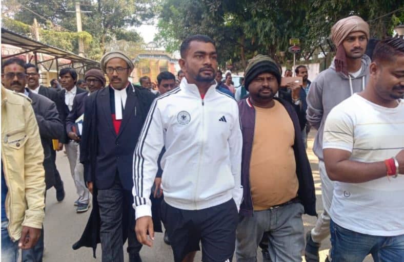 समन के बाद बोकारो कोर्ट में पेश हुए डुमरी विधायक जयराम महतो, जानिए क्या है पूरा मामला