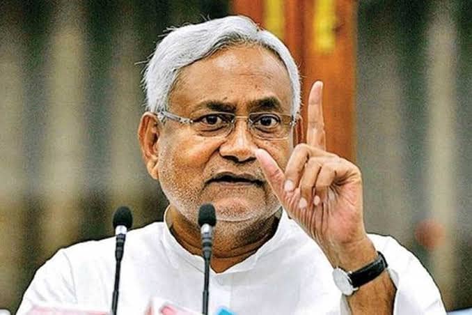 Bihar Politics: लालू प्रसाद के ऑफर पर नीतीश कुमार की क्या आई पहली प्रतिक्रिया, पढ़िए 