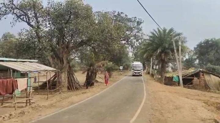 गुमला के लिए वरदान साबित हो रही है पीएम की जन-मन योजना, सुदूरवर्ती क्षेत्रों में हो रहा कई सड़कों का निर्माण, ग्रामीणों में खुशी का माहौल