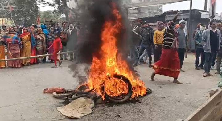 Bihar News: दहेज आरोपी के परिजनों ने पुलिस को कांटा दांत, तो दरभंगा में मच गया बवाल, पढ़ें क्या है पूरा मामला