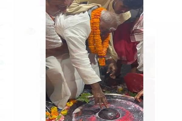 एच डी देवगौड़ा ने किया बाबा बैद्यनाथ की पूजा अर्चना, जानिए पूर्व प्रधानमंत्री ने क्या की कामना