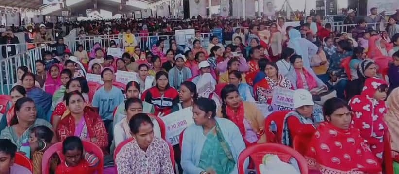 मुख्यमंत्री मंईयां सम्मान योजना के लाभुकों को अधिकारियों ने कहा- हेमंत सोरेन नगद देंगे, चलो रांची, पढ़िए क्या है कहानी