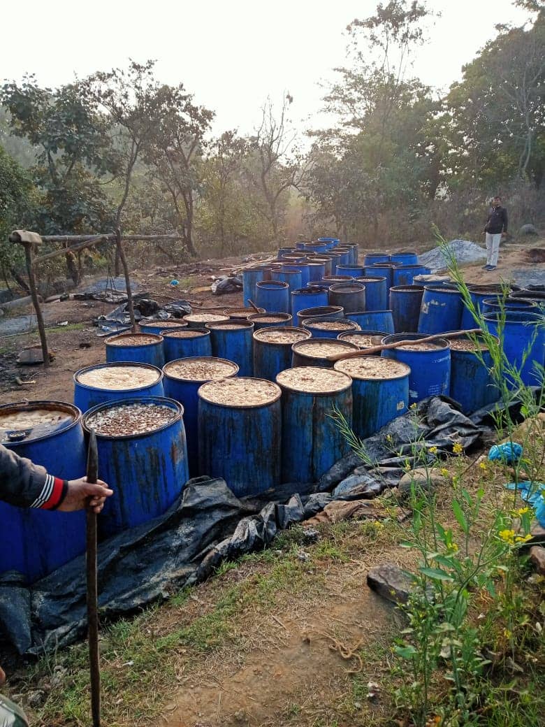 उत्पाद विभाग की बड़ी कार्रवाई, शराब बनाने वाले गिरोह का पर्दाफाश