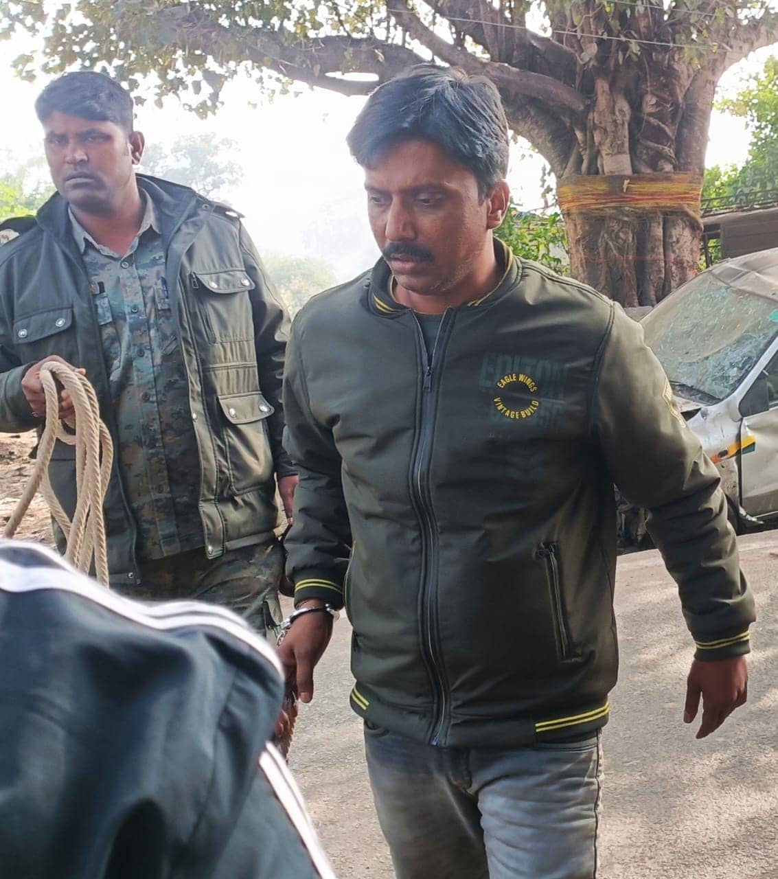 Dhanbad: पति ने पहले की पत्नी की हत्या, फिर ससुराल पहुंचकर की ऐसी करतूत हर कोई हुआ हैरान, पढ़िए पूरा मामला