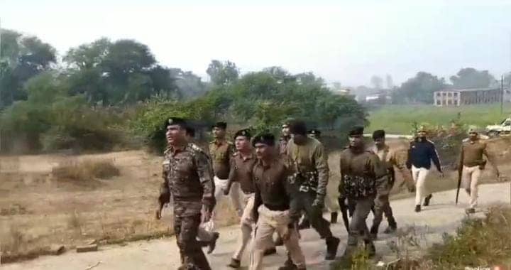 औरंगाबाद में नक्सलियों ने मचाया तांडव!  सड़क निर्माण कंपनी में लगी जेसीबी को किया आग के हवाले, पढ़ें मामले पर एसडीपीओ ने क्या कहा