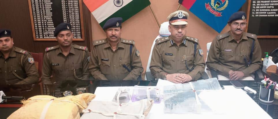 पांच जिलों का आंतक सुल्तान चढ़ा पुलिस के हत्थे, 2 लाख का था इनामी, 51 मामले में चल रहा था फरार