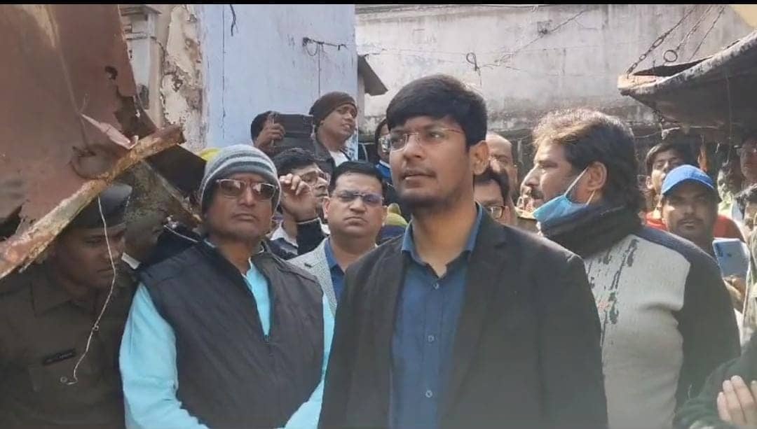 देवघर: मीना बाजार अगलगी मामला, 4 दिन में दो बार आग लगने के बाद जिला प्रशासन की नींद खुली, मुआवजा का दिया गया आश्वासन