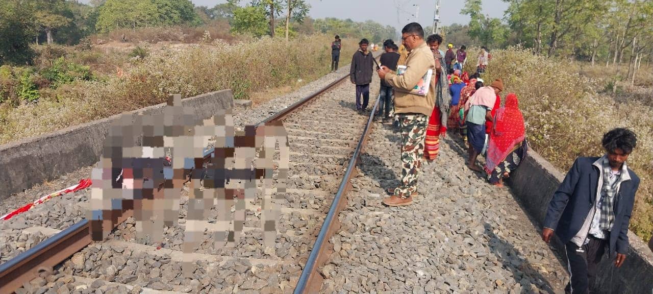 दुमका: रामगढ़ थाना क्षेत्र में किशोर की ट्रेन से कटकर मौत, जांच में जुटी पुलिस
