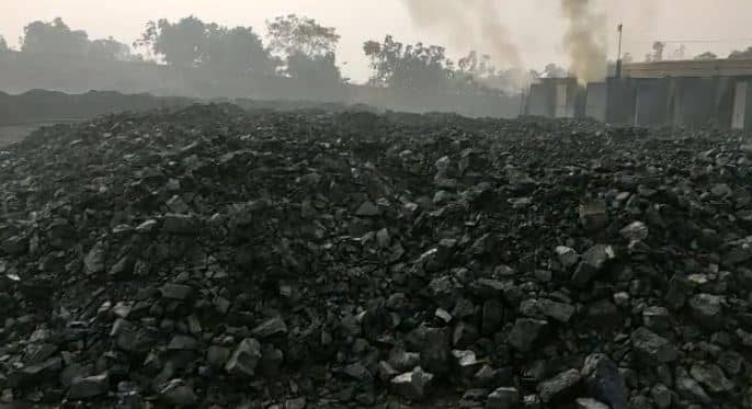 निरसा में 500 टन अवैध कोयला बरामद, कारोबारियों में हड़कंप