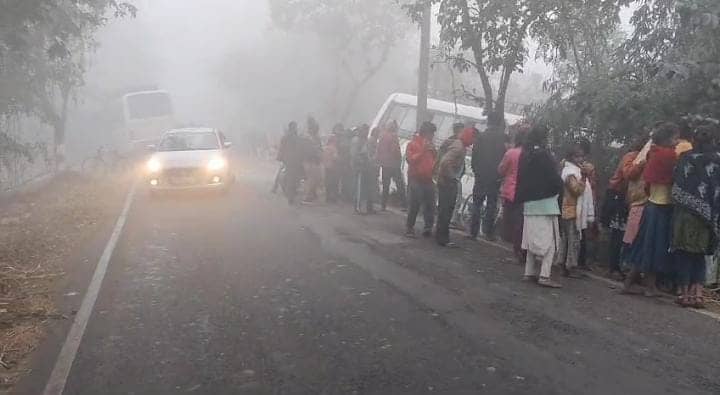 Breaking:बेगूसराय के बखरी में दर्दनाक सड़क हादसा, कोहरे की वजह से आपस में टकराई दो यात्री बस, दर्जनों लोगों की हालत गंभीर