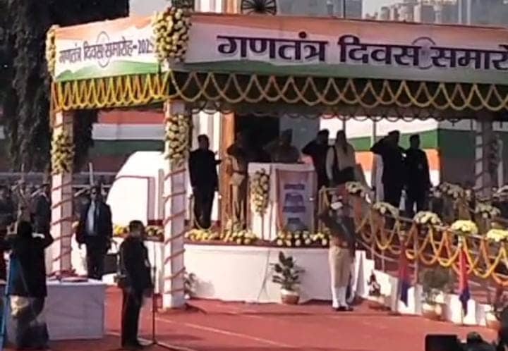 पटना के गांधी मैदान में महामहिम ने शान से लहराया तिरंगा, खुली जीप से ली परेड की सलामी, पढ़ें राज्य के विकास पर क्या कहा