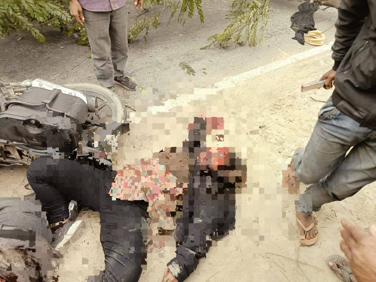 बीच सड़क पर पहुंच गए यमराज, नजारा देख कर कांप जाएगी रूह, देखिये मौत का लाइव मंजर