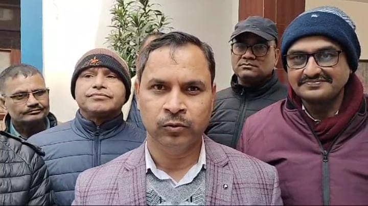 Bihar News: सीतामढ़ी में विजलेंस की बड़ी कार्रवाई, रिश्वत लेते पुपरी राजस्व अधिकारी को रंगे हाथ किया गिरफ्तार, पढ़ें पूरा मामला