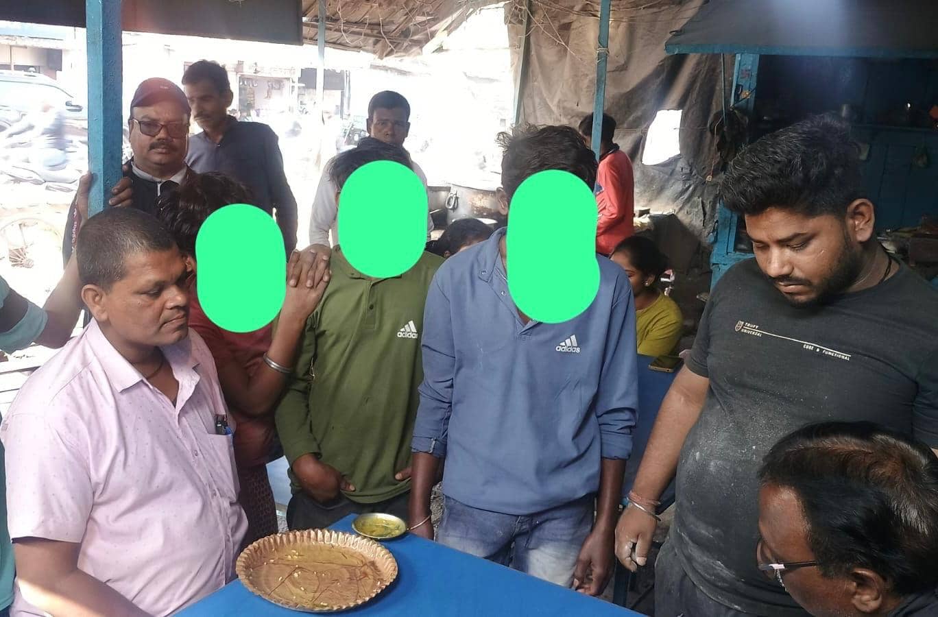 Dhanbad: बाल श्रमिकों की मुक्ति चाहते हैं तो टोल फ्री नंबर 1098 पर दे सूचना, झरिया में पढ़िए आज क्या हुआ 