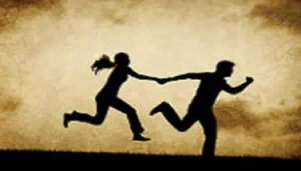 शादीशुदा आदमी नाबालिग को ले उड़ा, शौच के लिए निकली थी लड़की