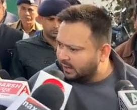 Bihar Politisc:गांधीजी की शहादत पर ताली बजाने को लेकर ट्रोल हुए सुशासन बाबू, तेजस्वी यादव ने उपमुख्यमंत्री को कह दिया ‘लोल’