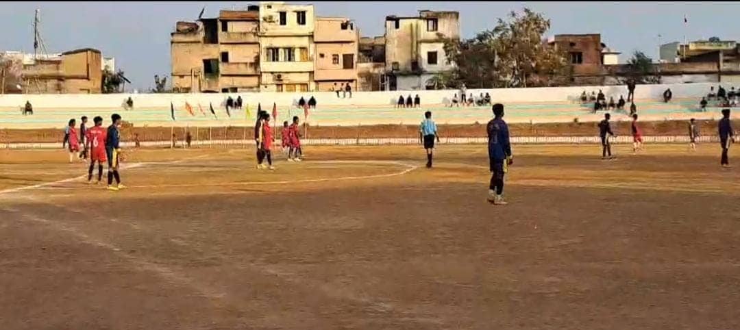 देवघर में अंतरराज्यीय फुटबॉल प्रतियोगिता पिछले 25 साल से इनकी याद में होती है आयोजित, जानिए कितनी टीम लेती है भाग