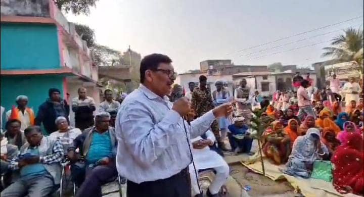 Bihar:विवादित बयान को लेकर सुर्खियों में आये भाकपा विधायक, कहा कोई पैसा मांगे तो डंडा मारकर फाड़ दीजिए पीठ, पढ़ें पूरा मामला