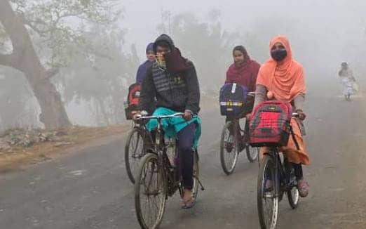 Weather Forecast:उत्तर भारत में बर्फ़बारी से बदला झारखंड का मौसम, आनेवाले दिनों में और गिरेगा पारा, पढ़ें आज के मौसम का हाल