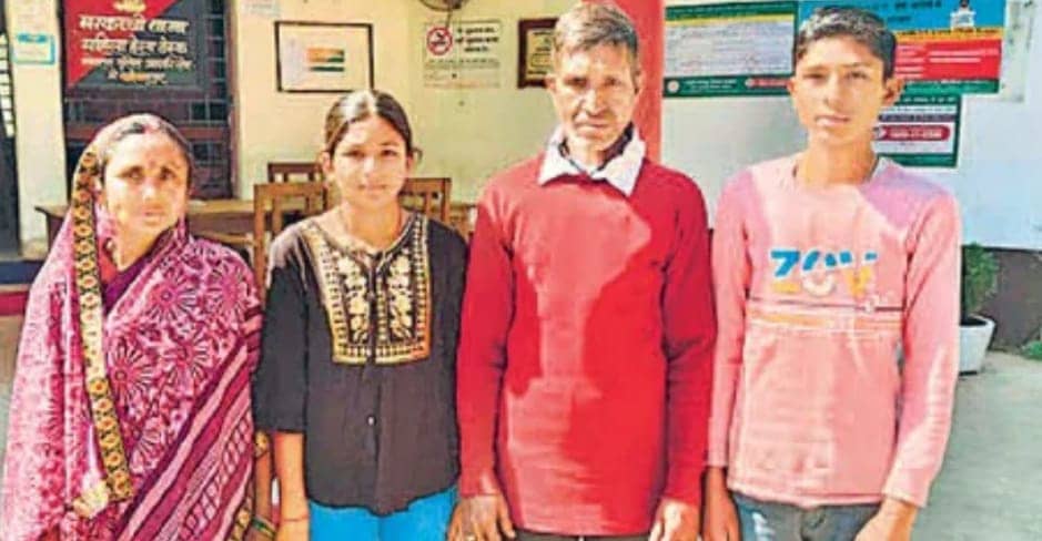 दो राज्यों की पुलिस की पहल के बाद करीब 15 साल बाद परिजनों से मिले प्रकाश, रोते हुए बच्चों ने कहा- बचपन से अबतक फोटो में ही पिता को देखा, जानिए पूरा मामला