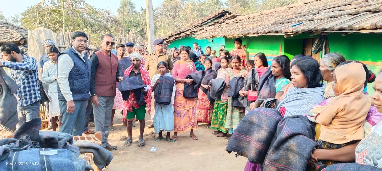 साहिबगंज डीडीसी ने किया कई पहाड़िया गांवों का दौरा, योजनाओं की धीमा गति देख हुए नाराज, दिये ये दिशा निर्देश