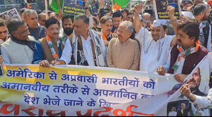 Bihar Politisc:भारतीयों के अपमान पर बिहार कांग्रेस का हल्ला बोल, पटना की सड़कों पर किया जमकर प्रदर्शन