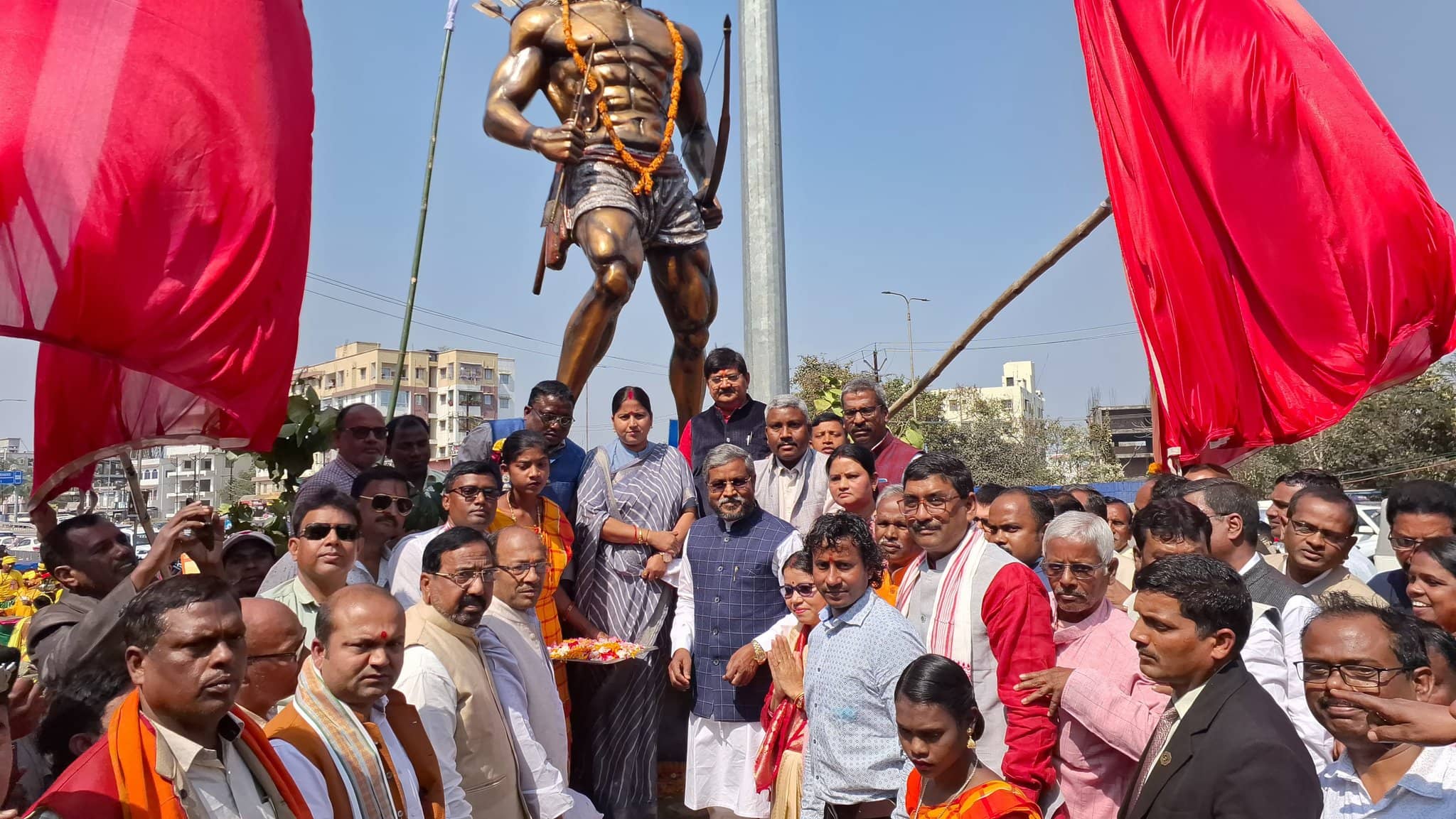 बाबूलाल मरांडी ने बाबा तिलका मांझी की प्रतिमा का किया अनावरण, दी श्रद्धांजलि