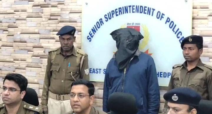 जमशेदपुर:टेल्को पुलिस के हत्थे चढ़ा गांजा तस्कर, गांजा के सहित देसी पिस्टल और जिंदा कारतूस बरामद, पढ़ें पूरा मामला