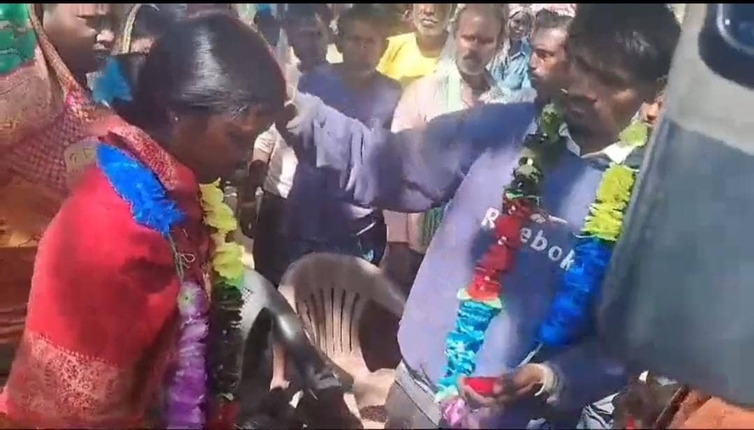 प्रेमी प्रेमिका पर ग्रामीण रख रहें थे नजर! जैसे ही प्रेमी पंहुचा प्रेमिका के घर, गांव वालों ने कर दिया कांड