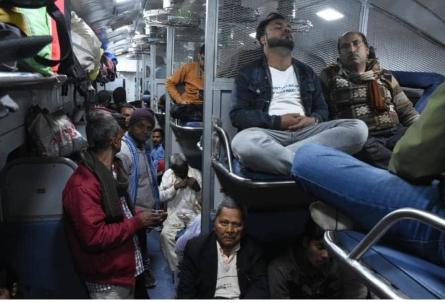 Dhanbad : रेल प्रबंधन को क्यों आनन-फानन में धनबाद से कानपुर तक खोलनी पड़ी विशेष ट्रेन,  पढ़िए !