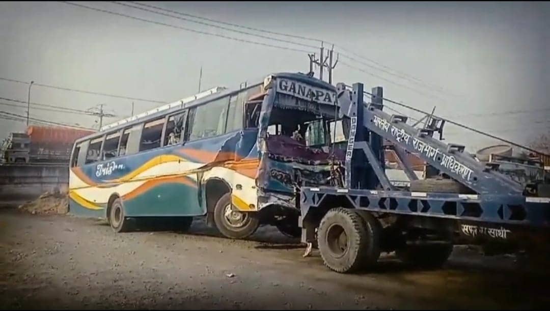 Dhanbad: जोरदार टक्कर के बाद भी पश्चिम बंगाल के 70 कुंभ स्नानार्थियों की पढ़िए -कैसे "किस्मत" ने बचाई जान 