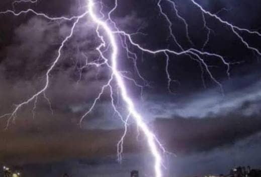 Weather Alert: आज झारखंड में कुछ इलाकों में गरज के साथ बारिश की आशंका, वज्रपात को लेकर येलो अलर्ट जारी