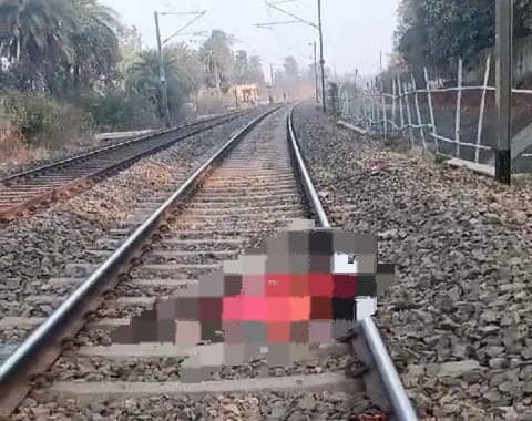 देवघर: रेलवे ट्रैक पर अज्ञात महिला का क्षत-विक्षत शव बरामद,शिनाख्त की कोशिश में जुटी पुलिस