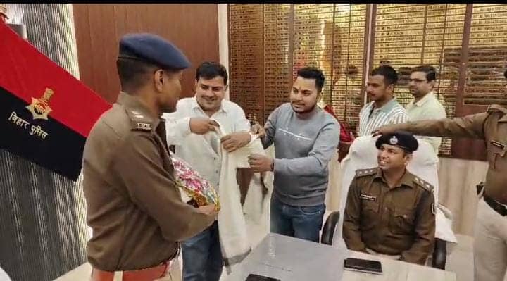 Crime News:भोजपुर पुलिस ने सोना लूटकांड मामले का किया उद्भेदन, लूटे गये लाखों  का सोना बरामद, पढ़ें पूरा मामला