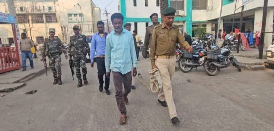 हजारीबाग पुलिस ने हार्डकोर नक्सली को मुंबई से किया गिरफ्तार, संगठन से ही जान बचाकर मुंबई में लिया था शरण 